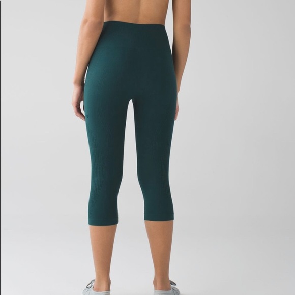 lululemon athletica Pants - Lululemon Green Crop Leggings